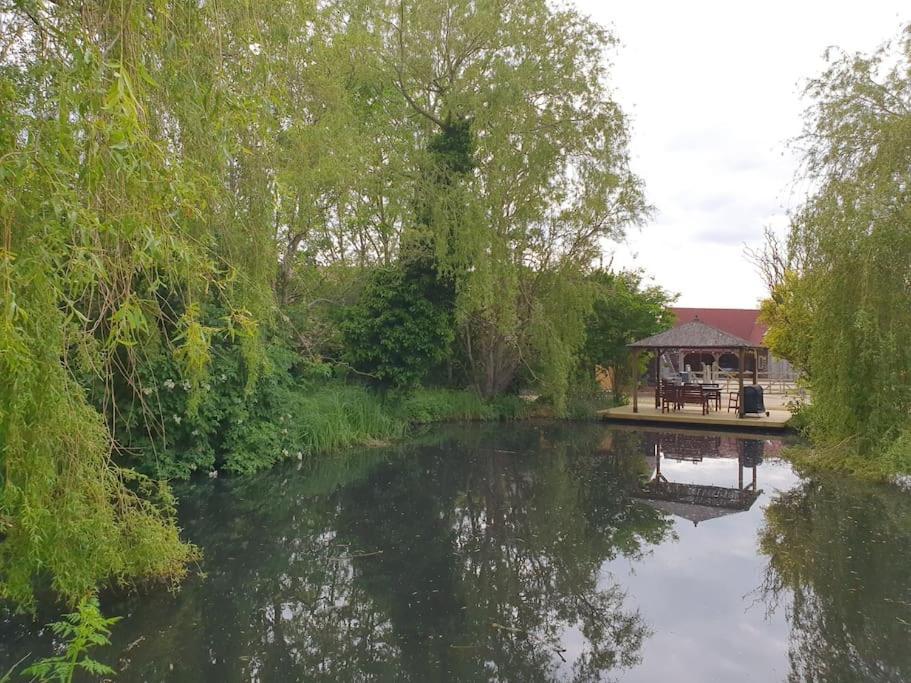 Pondside Barn Villa Long Wittenham Exterior photo